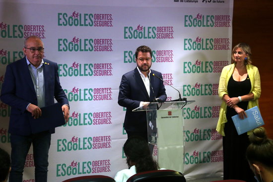 From left to right: Catalan education minister Josep Bargalló, vice president Pere Aragonès and health minister Alba Vergés on June 29, 2020 (by Maria Belmez)